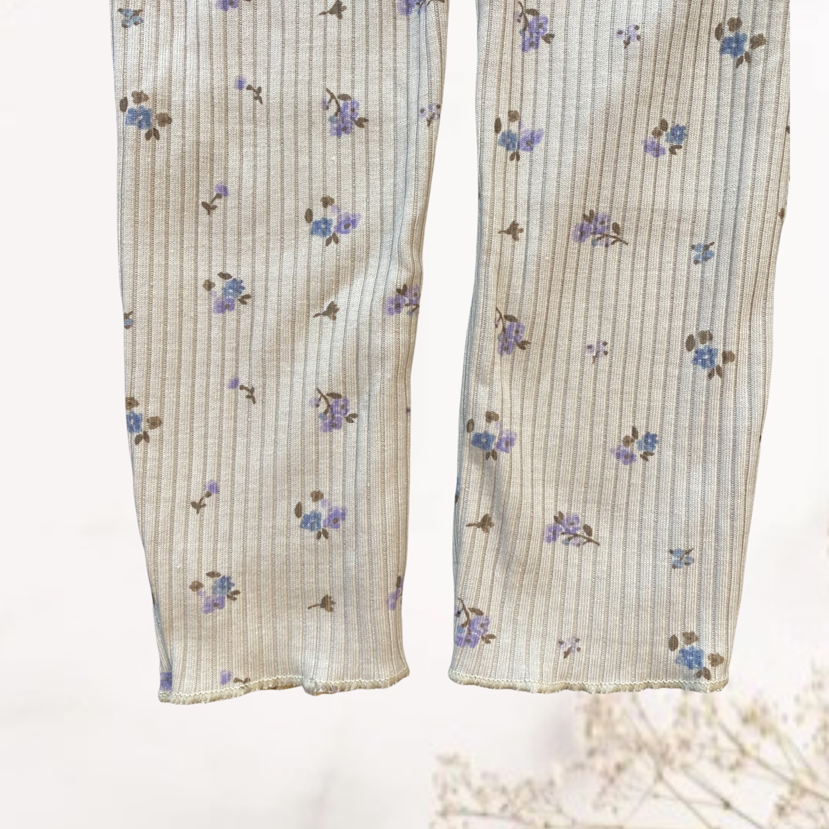 Pants with floral print