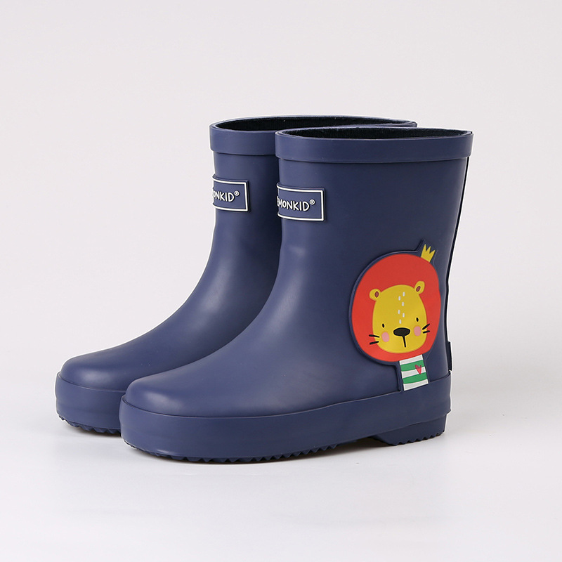 Rubber boots with lion
