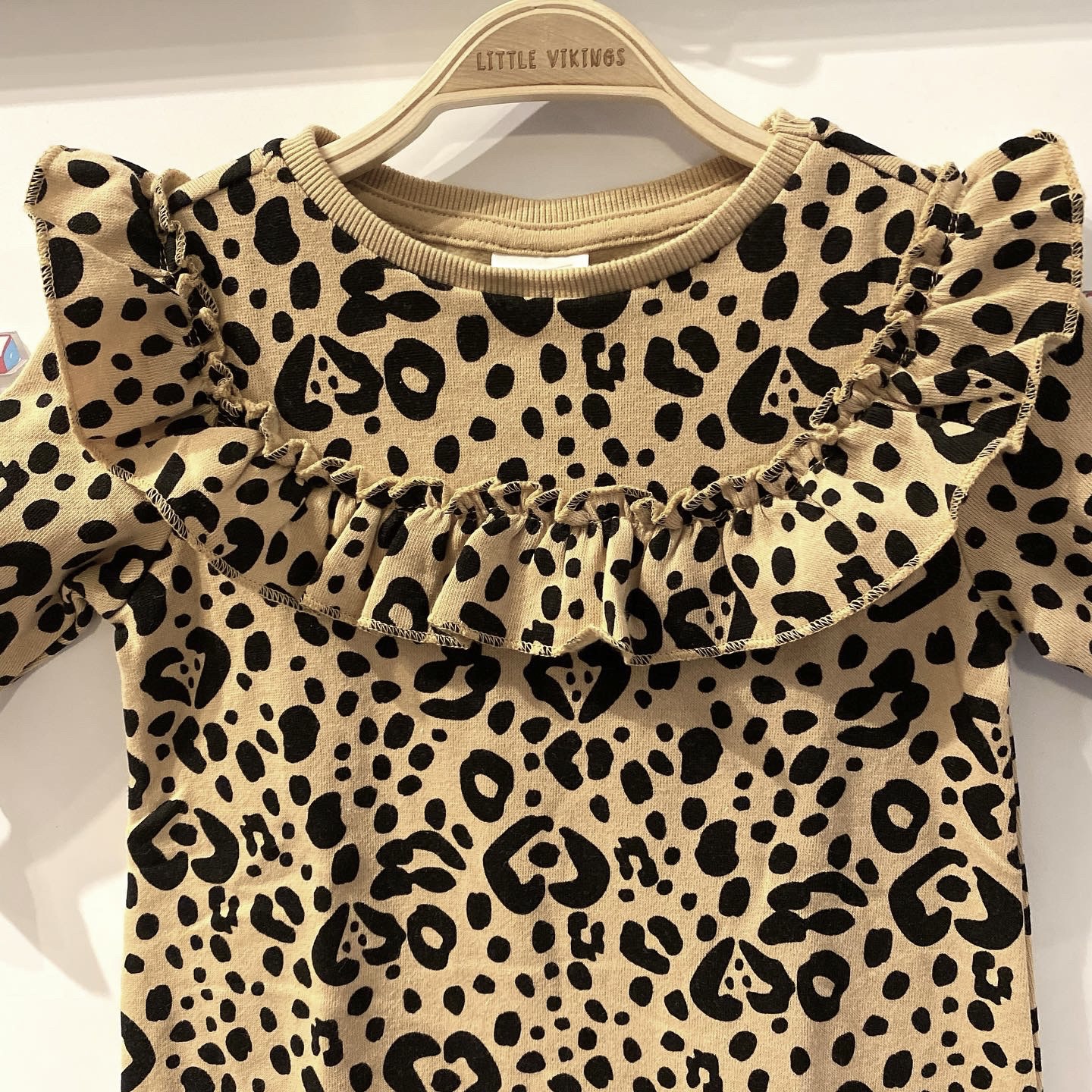 Dress with leopard print